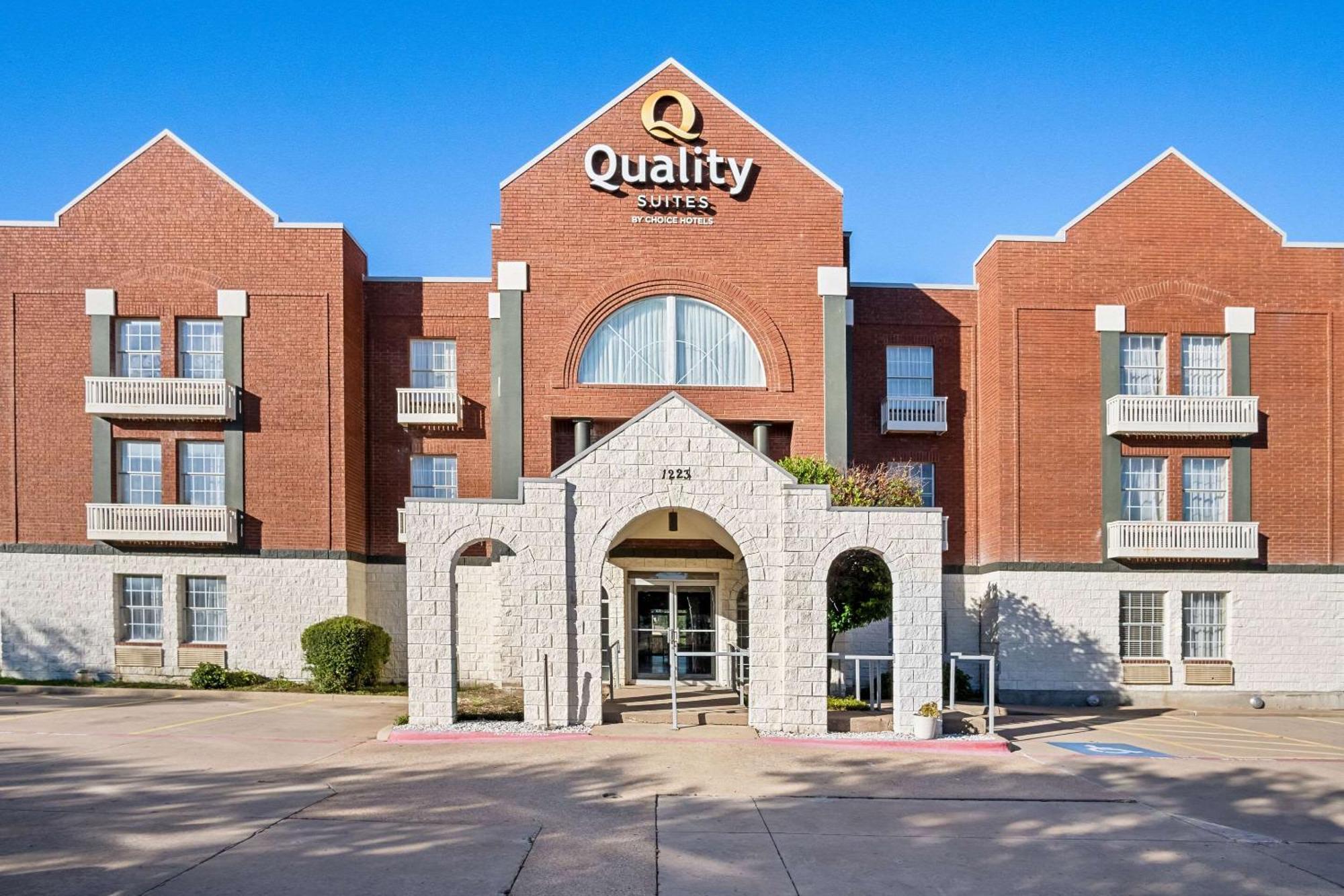 Quality Suites Irving-Las Colinas Exterior photo